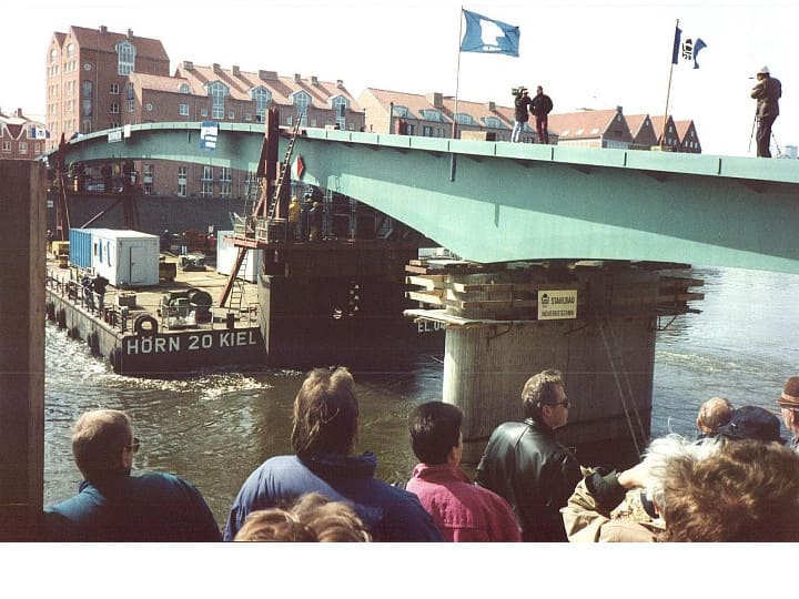 Teerhofbrücke über die Weser in Bremen