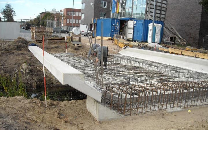 Neubau einer Brücke über den Uni - Randgraben, Bremen